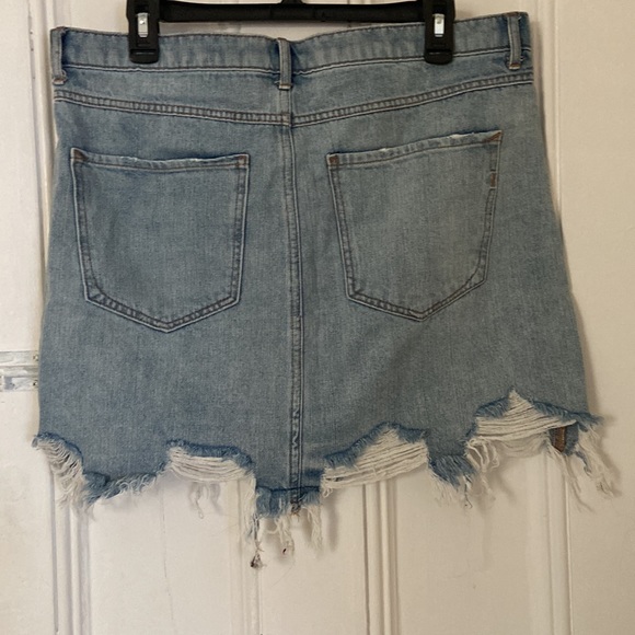 Express Ripped Mini Skirt - Picture 3 of 4